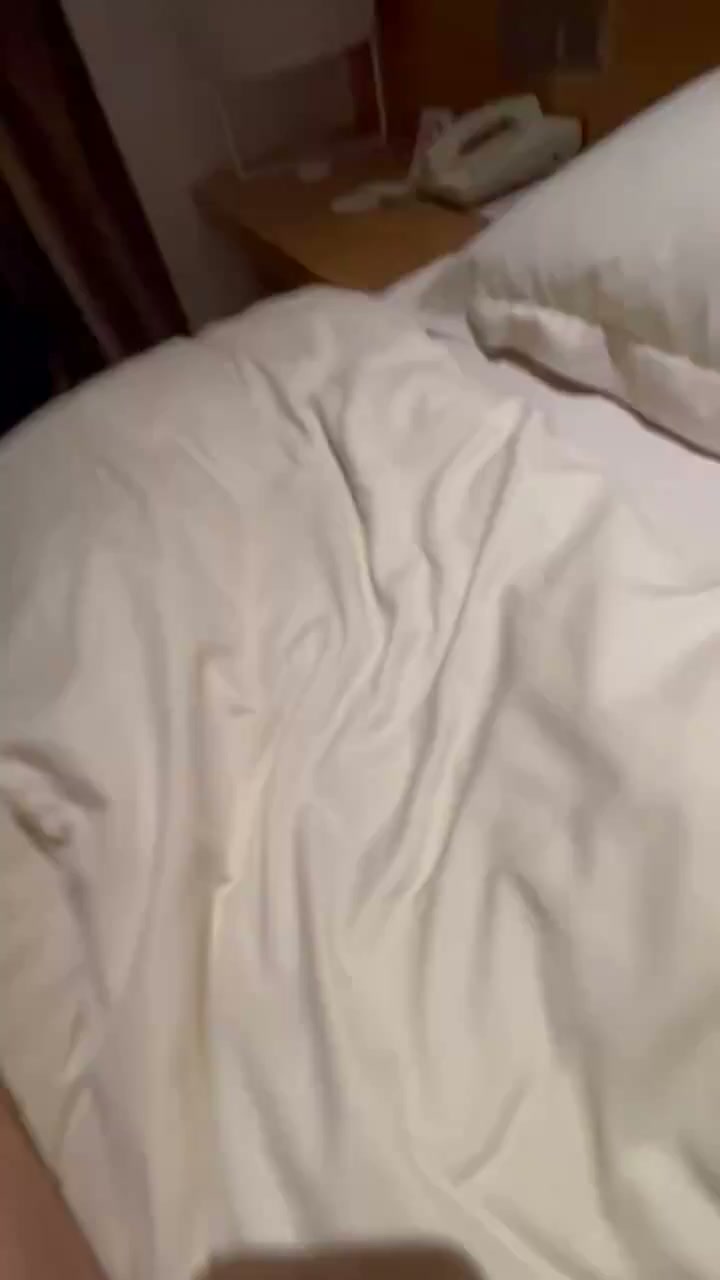 害羞的公务员 明明是骚母狗 缺假装很害羞 就喜欢这种反差大的女人 韵味十足 图片 1