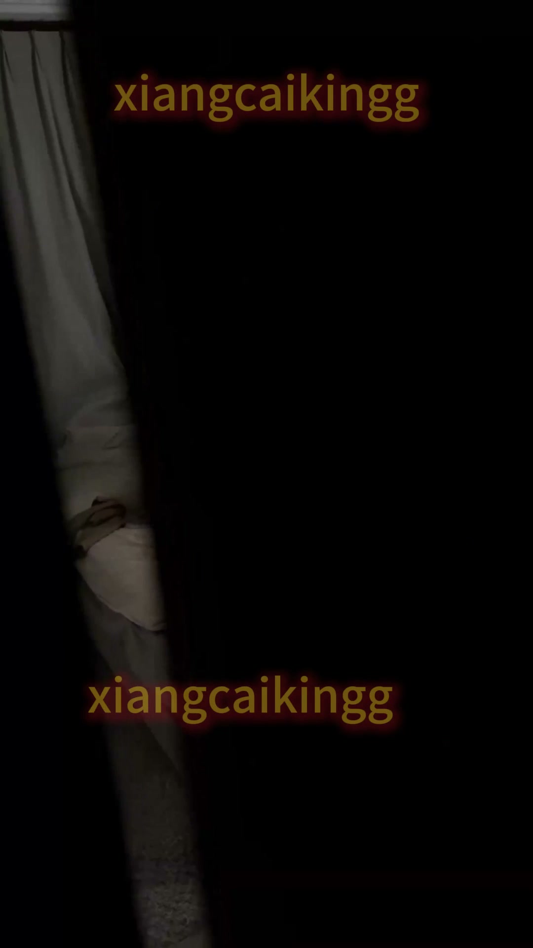 还是这个视角，他就全程躲在门后看我操他老婆，这次发个稍长一点点的视频 图片 3