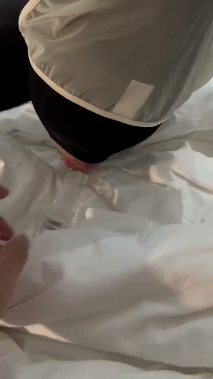 它就喜欢这样，贱母狗，06就这个骚，这么像个便器，长大了以后还得了 #飞机杯 #变态女 #性奴隶 #骚屄狗穴 #精厕 #漯河 图片 1