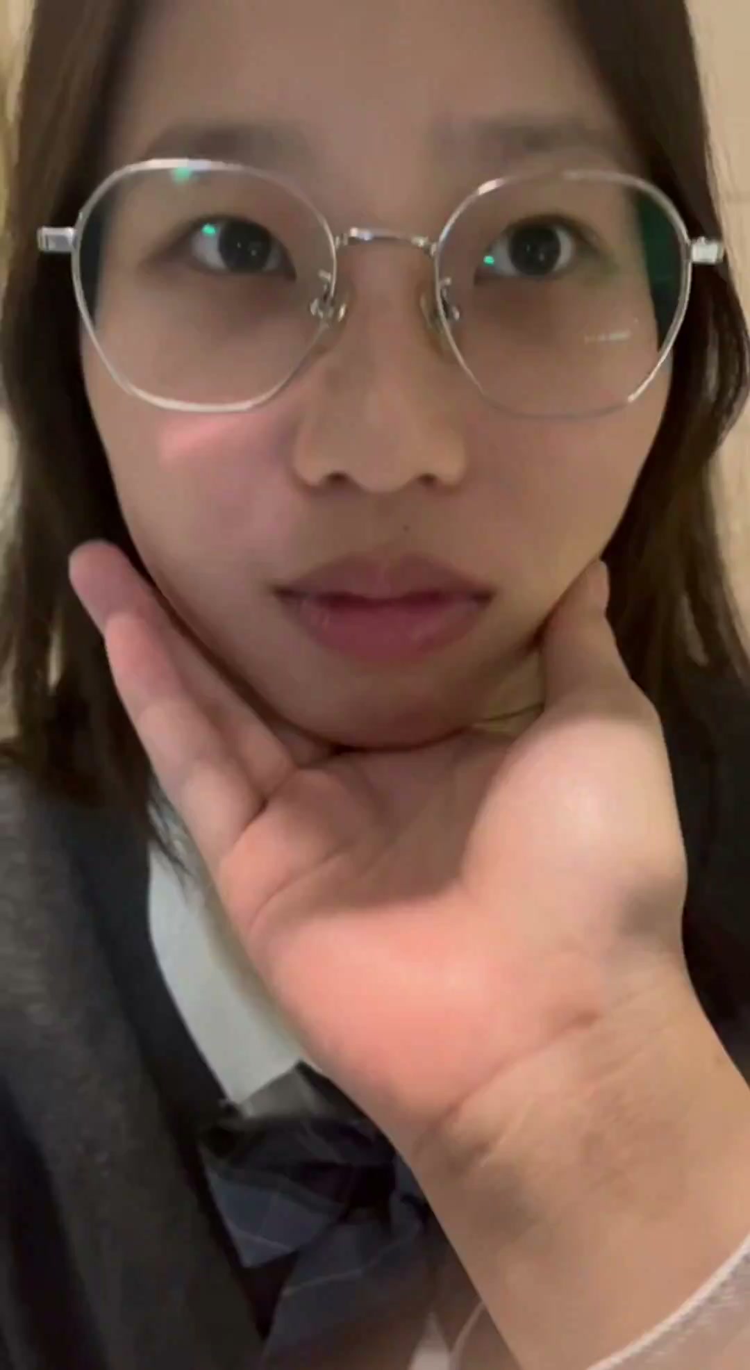 听话的小狗 说什么就做什么 言听计从 ，挨打就立正 叫她含住就含住。 图片 1